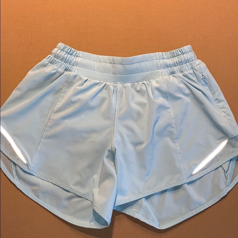 Lululemon Hotty Hot size 4 Hydra Blue